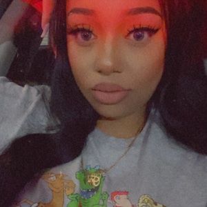 Meet your Posher, Shakiya